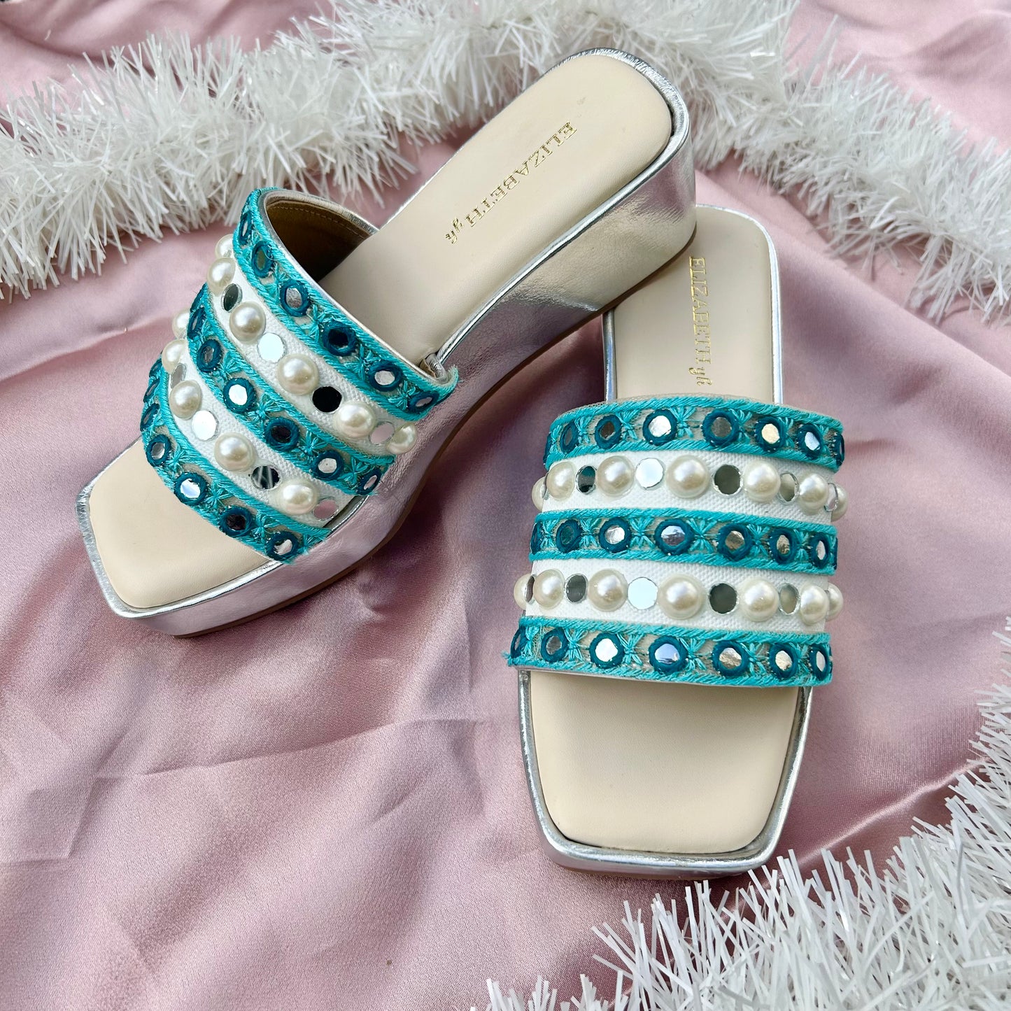ELZ Lace me up Wedges