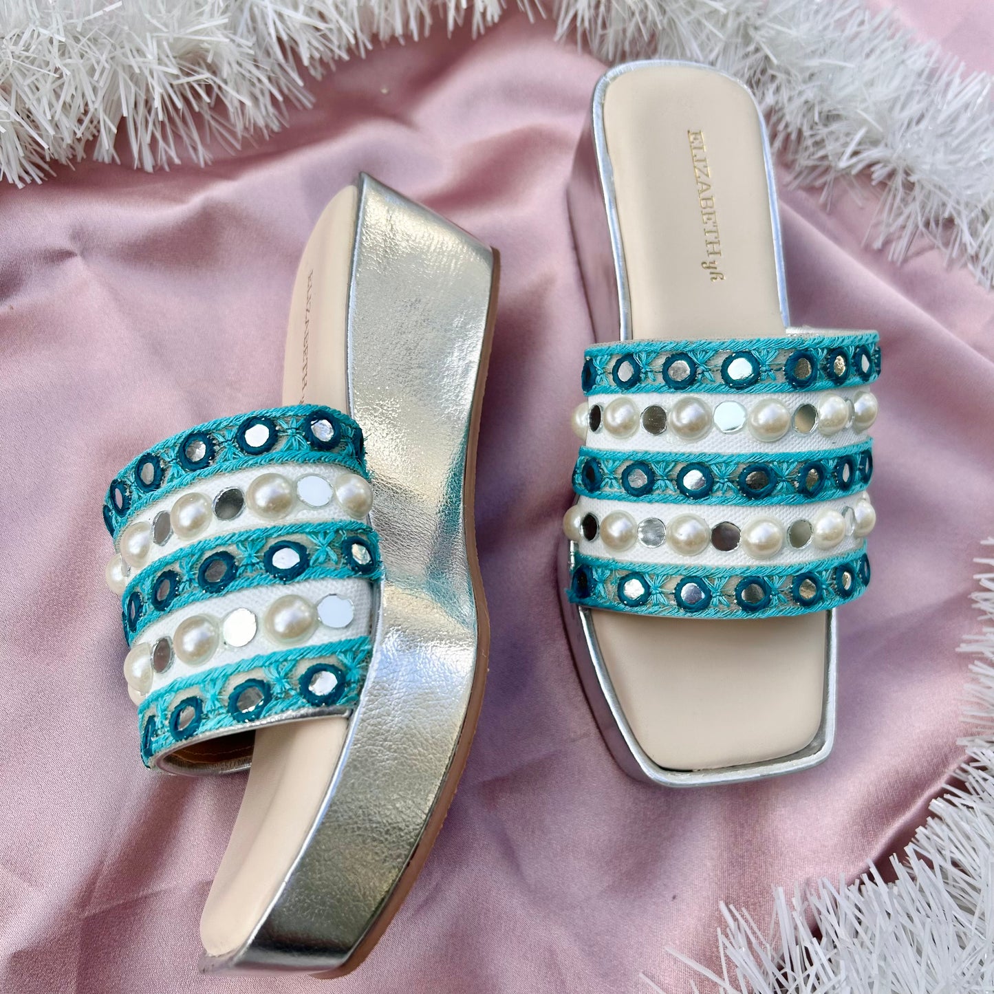 ELZ Lace me up Wedges